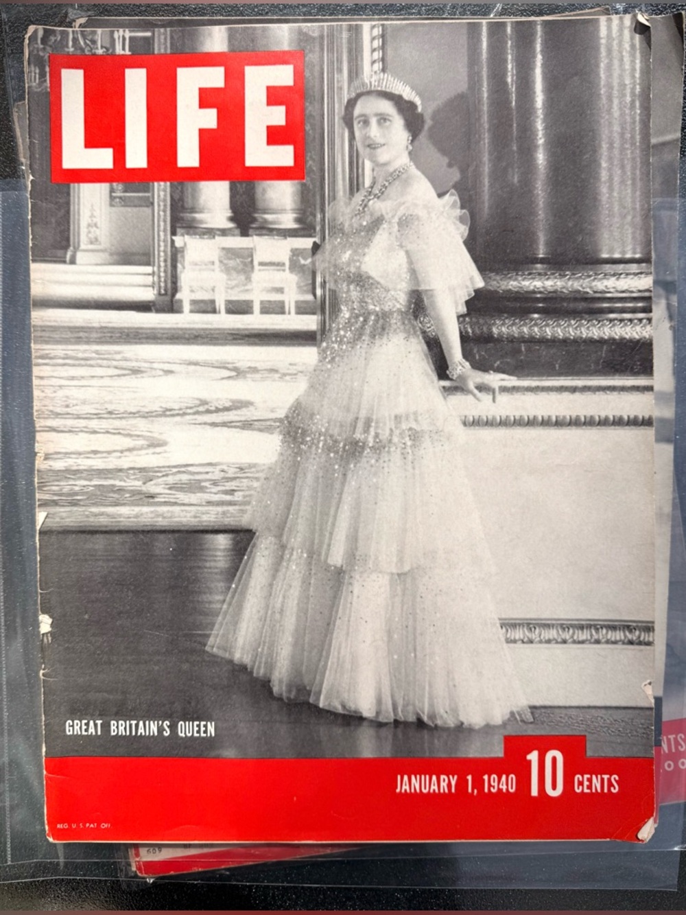 LIFE Magazine - January 1, 1940 Queen Elizabeth Immortalized by Cecil Beaton